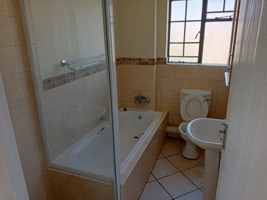 To Let 2 Bedroom Property for Rent in Hillside Free State